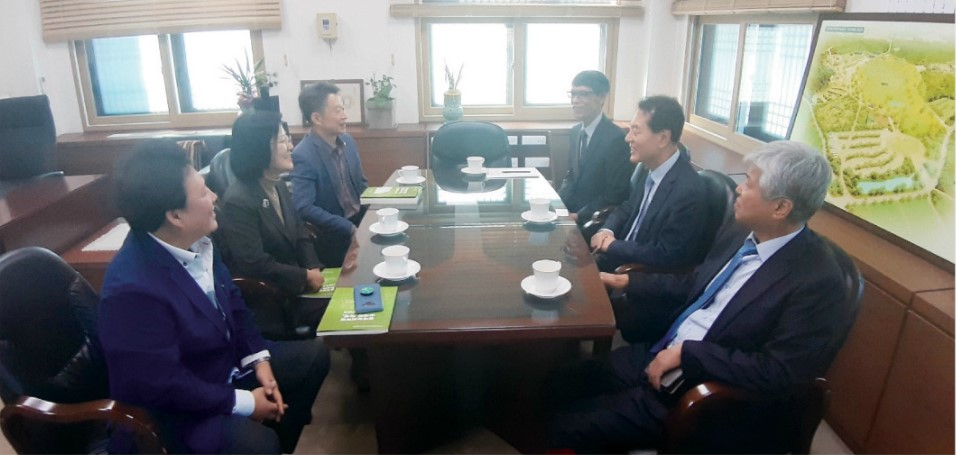 천도교 관계자 재단 방문 섬네일 파일