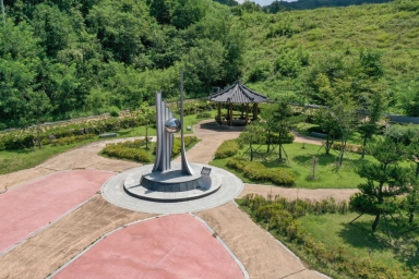 옥천 청산 문바위 동학농민 기념조형물 (옥천군 청산면 한곡리) 섬네일 파일